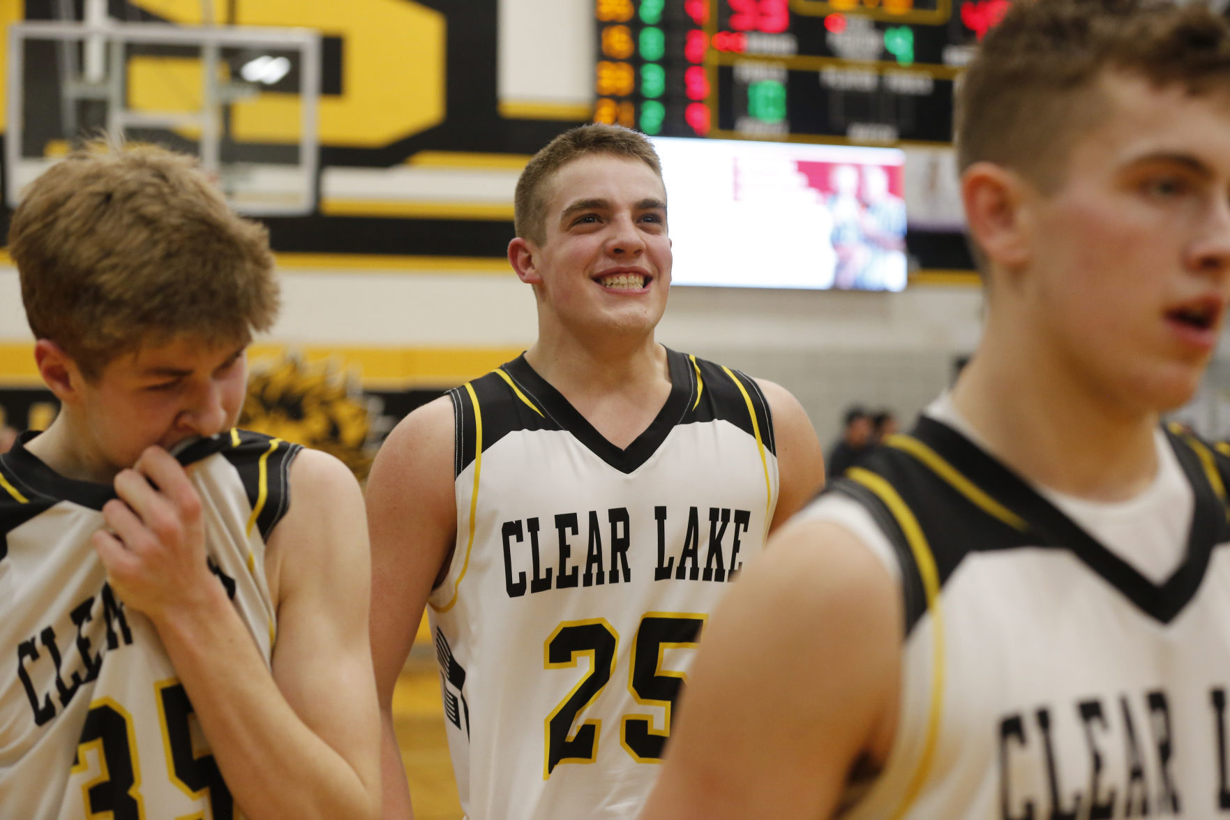 BBBall Clear Lake vs. Algona 20